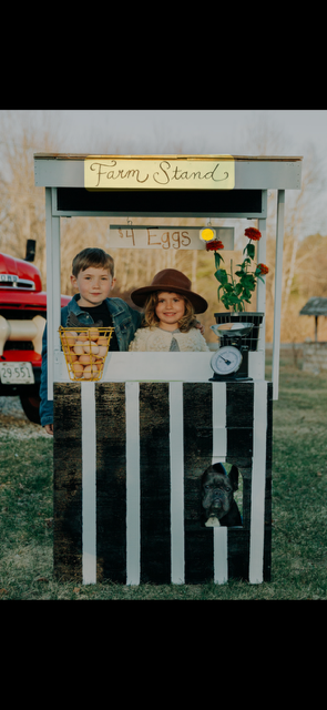 Bogle Egg Stand